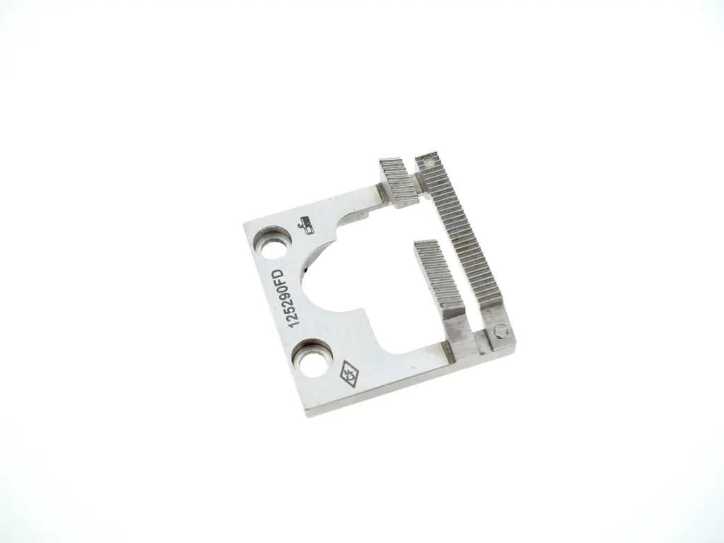 Arrastador de costura invisível em ziguezague de bolsos no peito EverPeak