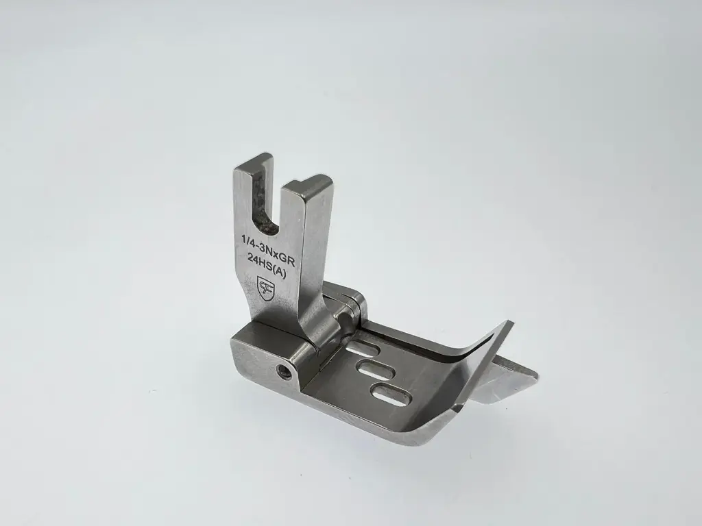 Calcador 3 agulhas para Juki MH380 1 / 4 com guia direito a 2.4mm - 6.4mm EverPeak