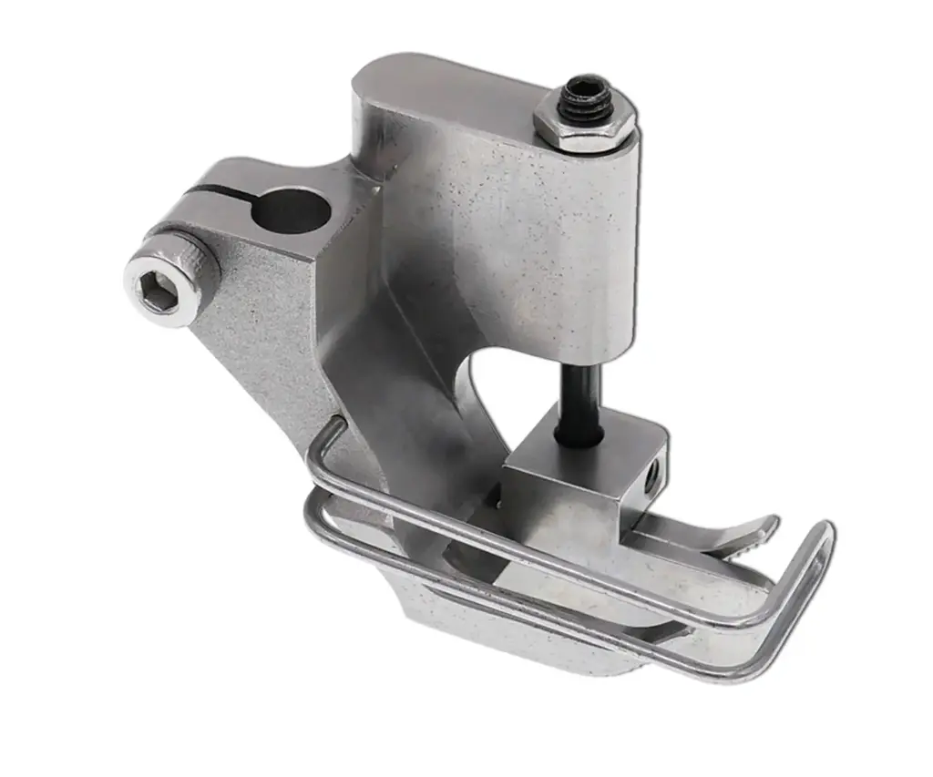 Calcador de triplo arrasto Durkopp 467 / 767 com guia direito de 4 mm curto EverPeak